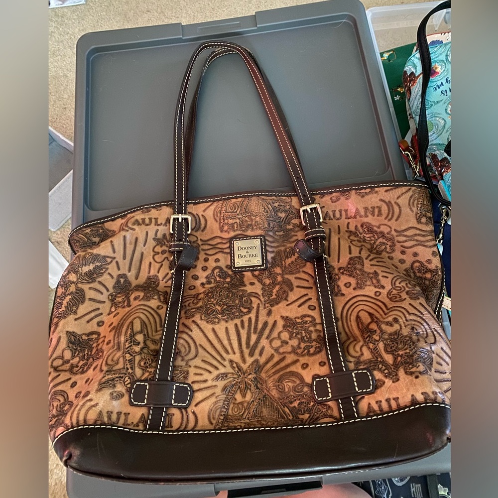 GUC Aulani Sketch Dooney & Burke Tote